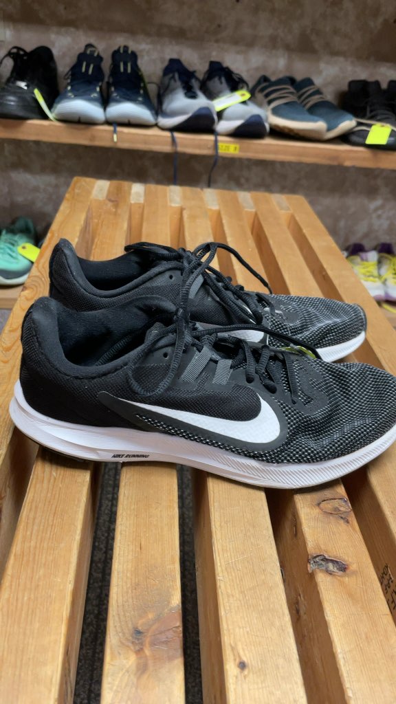 Nike Downshifter 10 Running Shoes - Size 9