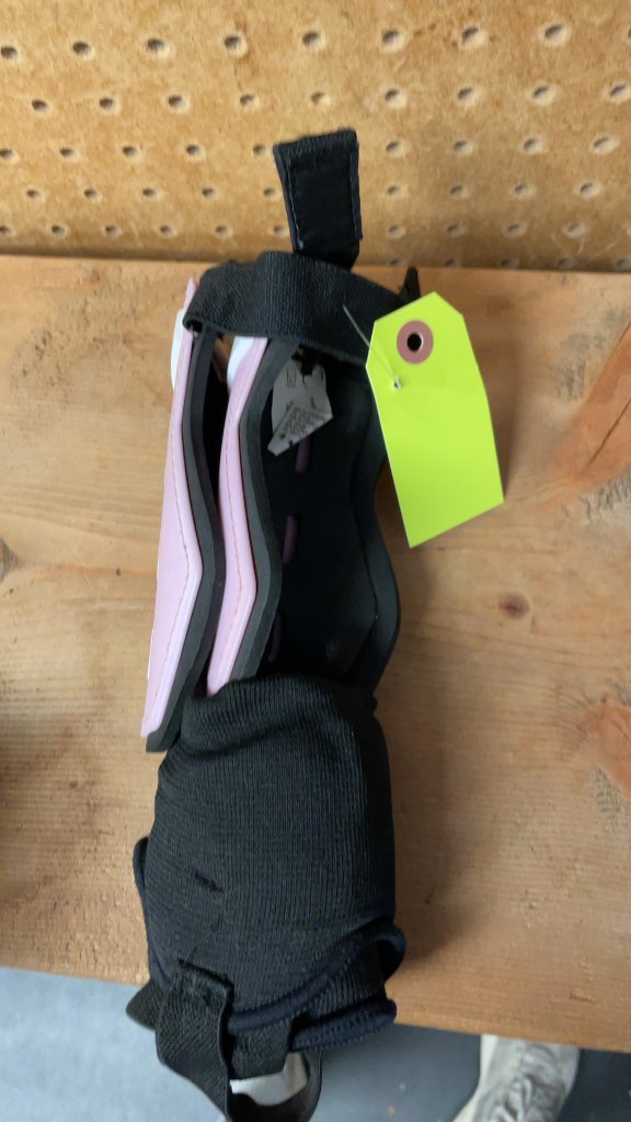 Nike Junior Soccer Shin Pads - Pink
