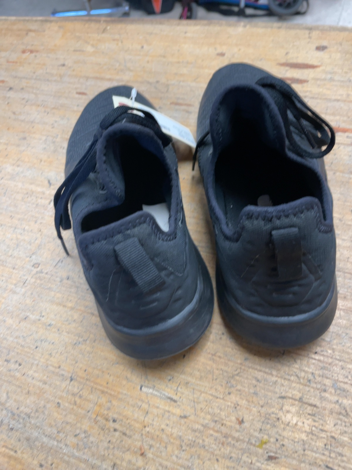 Nike Just Do It Size 6 Black Sneakers