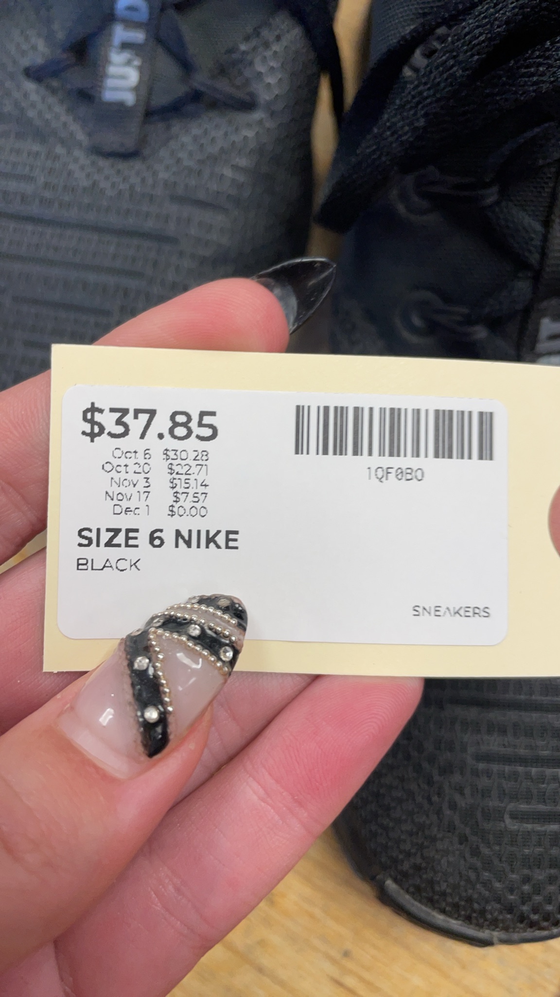 Nike Just Do It Size 6 Black Sneakers