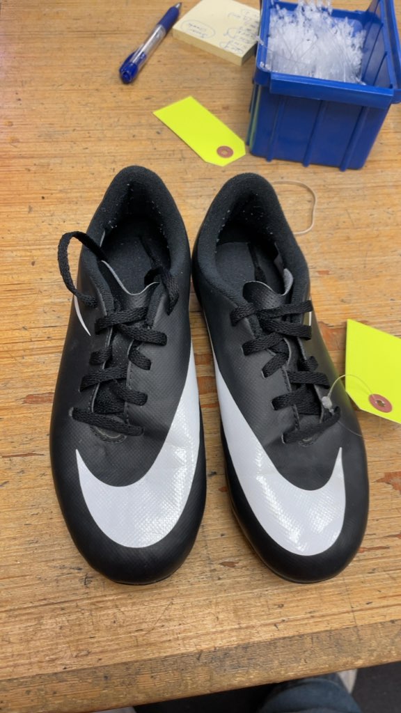 Nike Kids Soccer Cleats - Black/White - Size 1