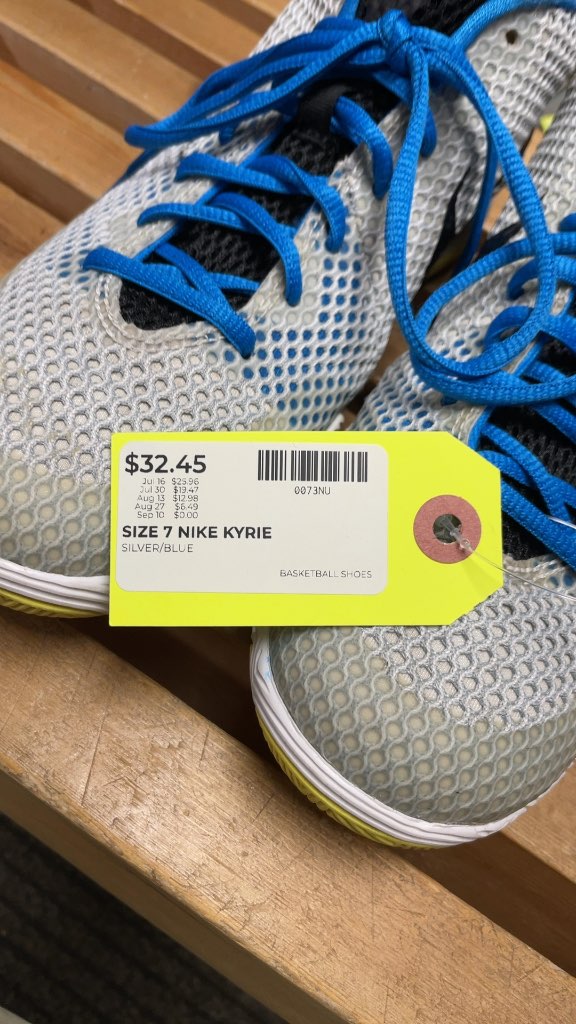 Nike Kyrie 1 Basketball Shoes Size 7 Silver/Blue