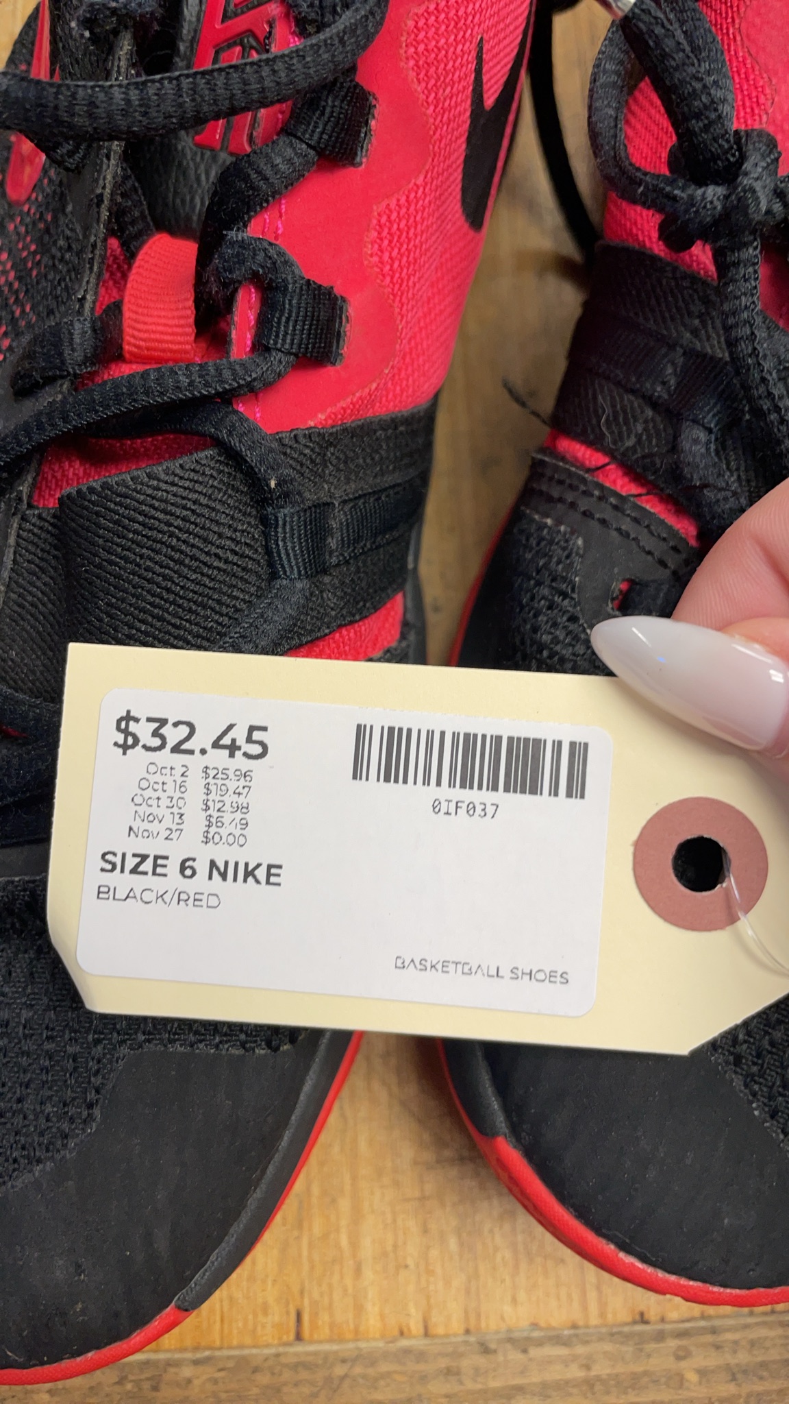 Nike Kyrie Size 6 Basketball Shoes