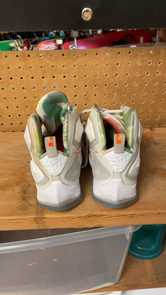 Nike LeBron 13 Basketball Shoes - Size 9.5