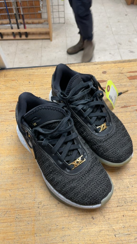 Nike LeBron XX GS Basketball Shoes Black/Gold Size 3.5