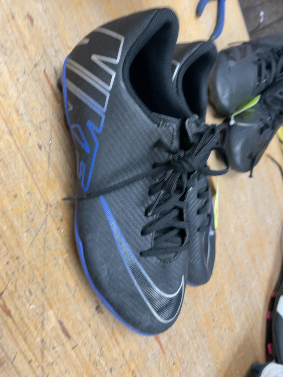Nike Mercurial Size 6 Soccer Cleats