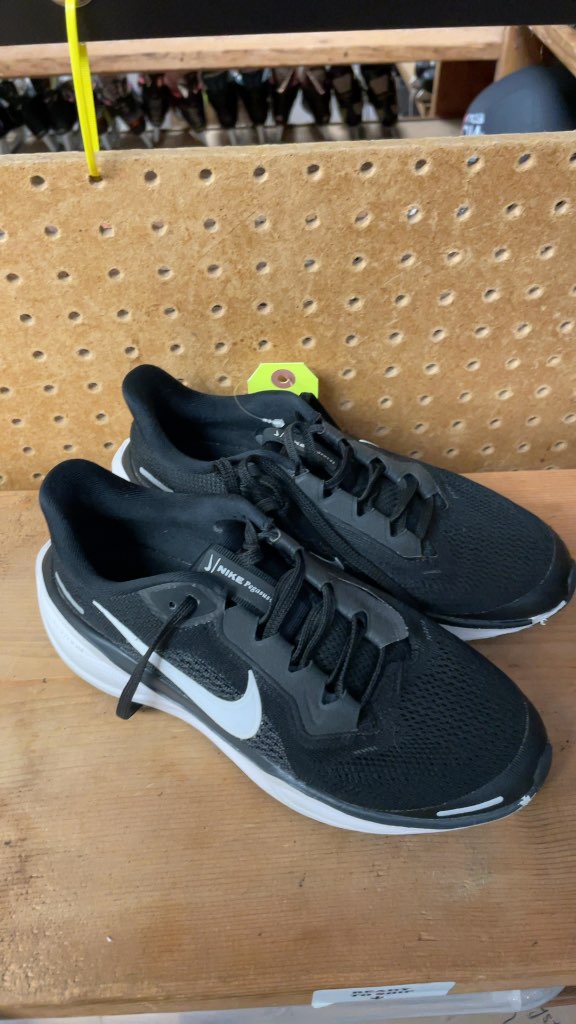 Nike Pegasus Running Shoes - Size 4.5