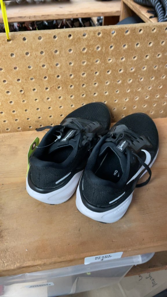 Nike Pegasus Running Shoes - Size 4.5