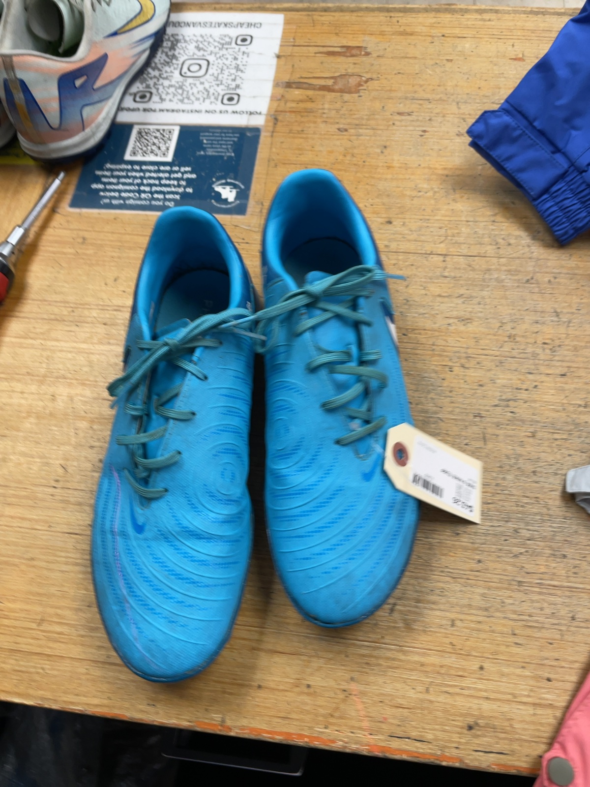 Nike Phantom GT Size 9 Blue Soccer Turf Shoes