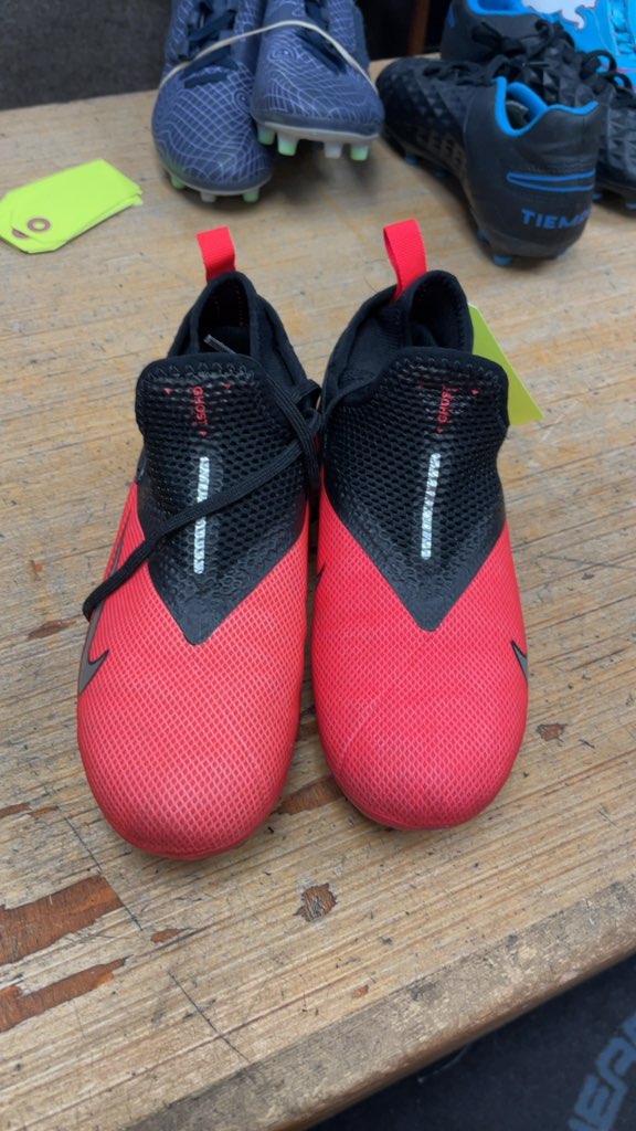 Nike Phantom Vision Ghost Soccer Cleats - Size 1