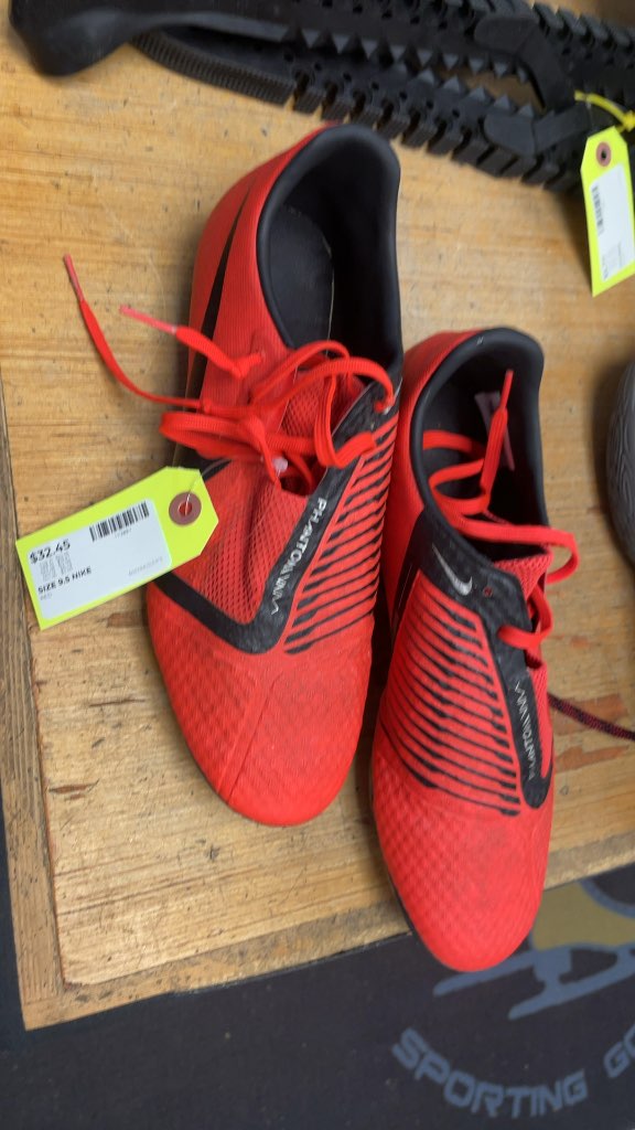 Nike Phantom VNM Soccer Cleats - Size 9.5