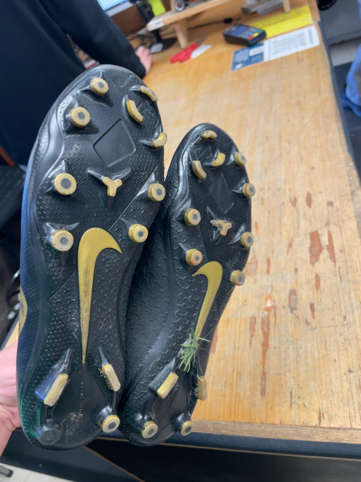 Nike Phantom VSN Size 8 Soccer Cleats