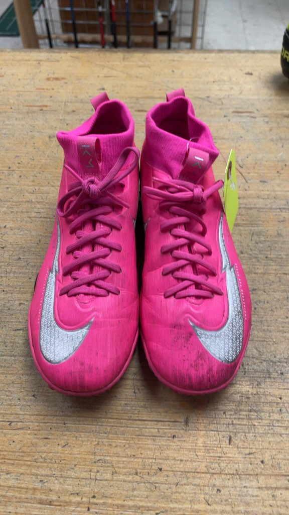 Nike Pink Soccer Cleats - Size 3.5