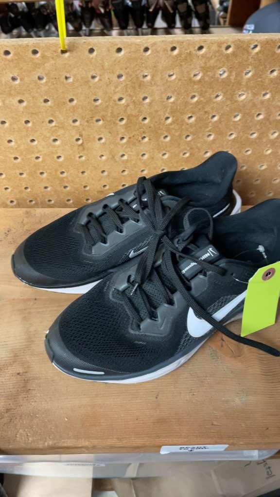 Nike Runners - Size 5
