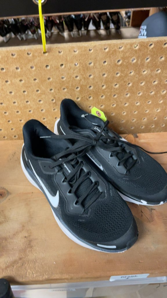 Nike Runners - Size 5