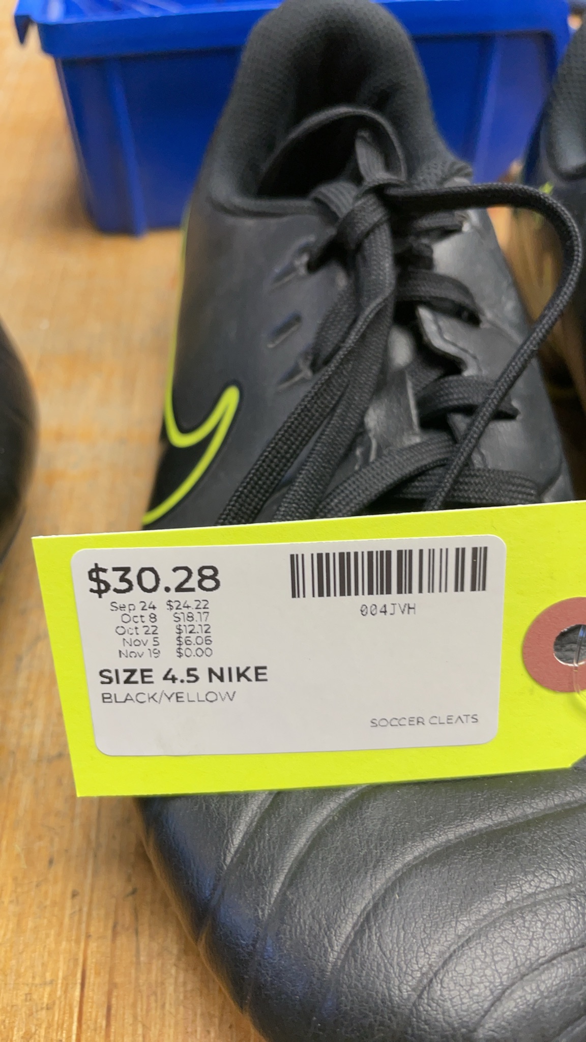 Nike Soccer Cleats 4.5 Black/Yellow