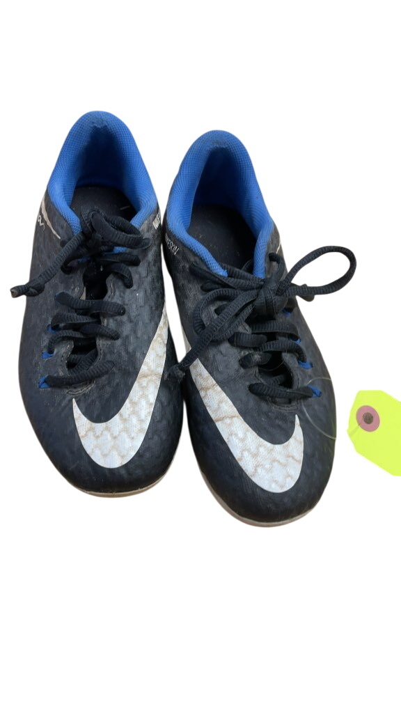 Nike Soccer Cleats - Size 1 - image 1