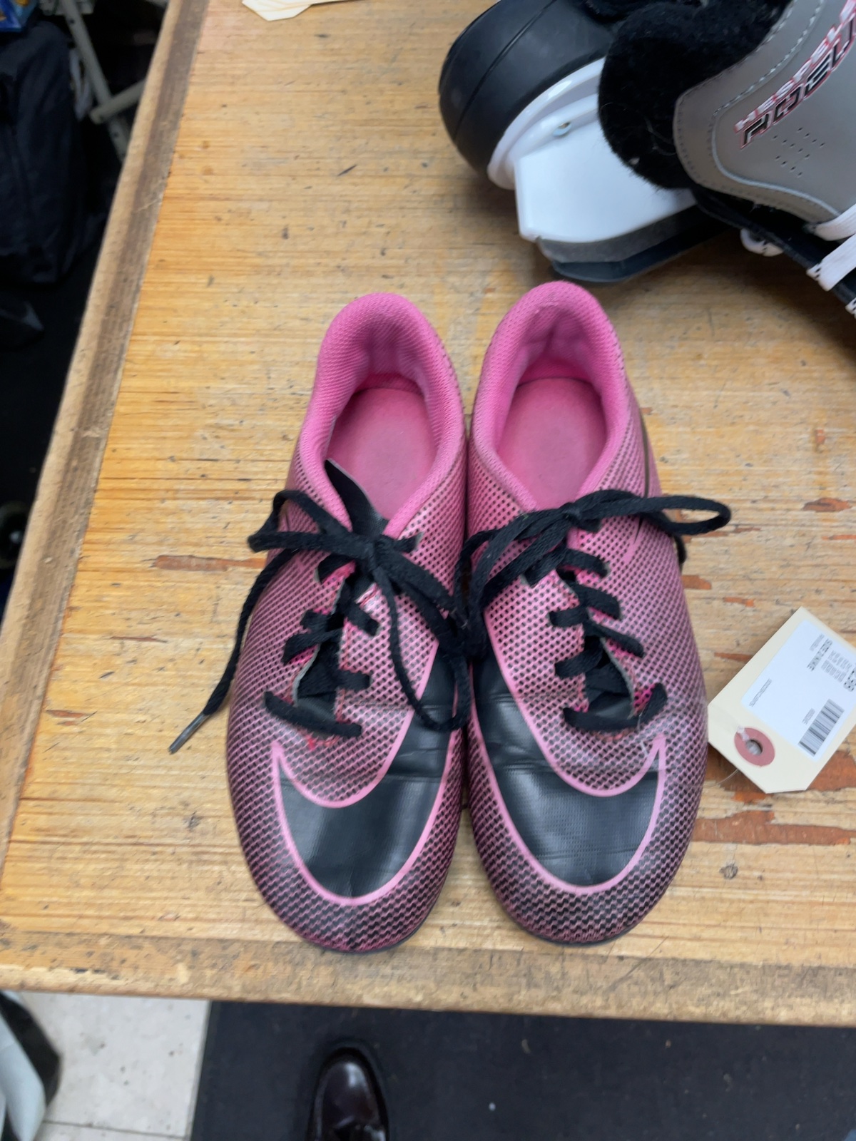 Nike Soccer Cleats Size 2 Pink/Black