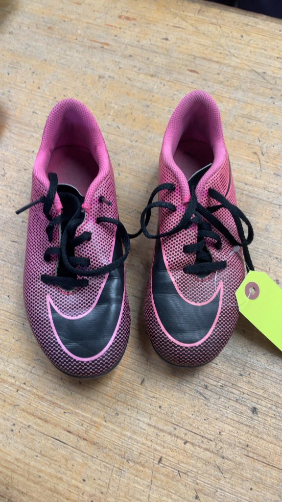 Nike Soccer Cleats Size 3 Black/Pink