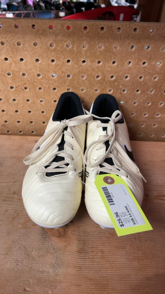 Nike Soccer Cleats Size 3.5