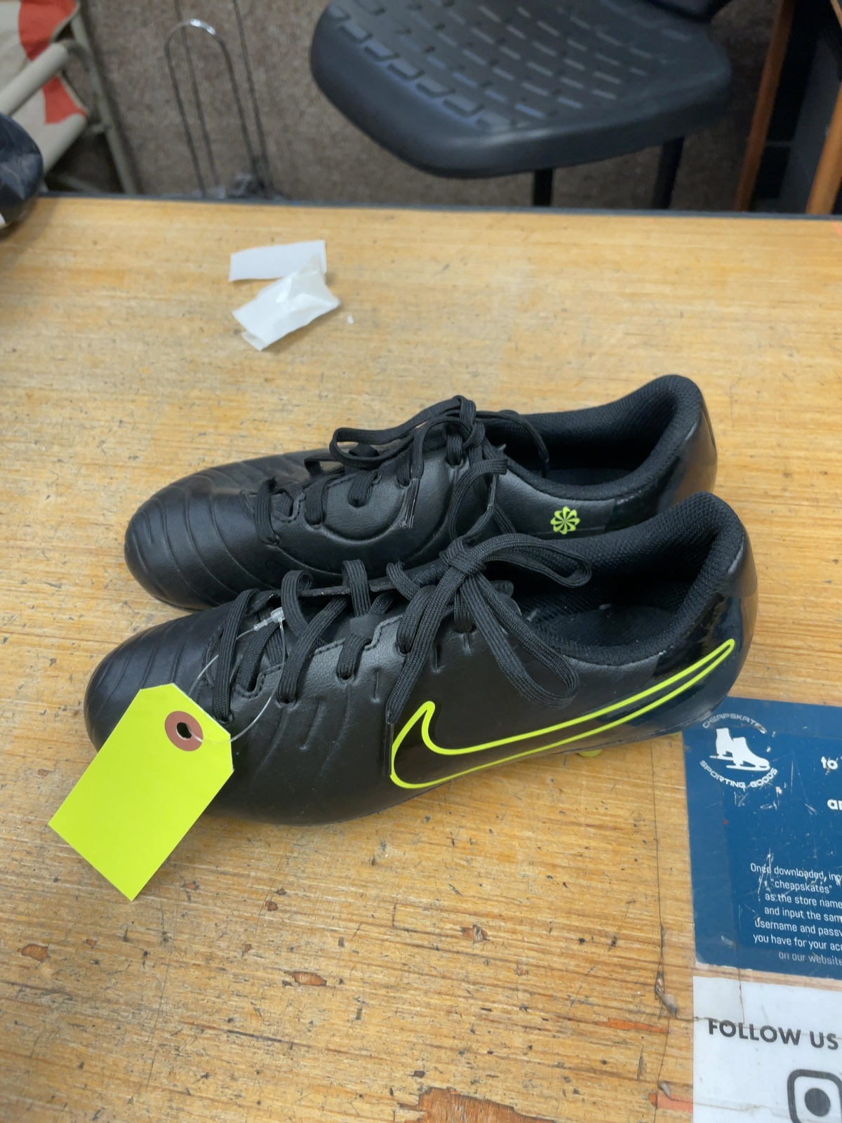Nike Soccer Cleats Size 4.5 Black/Yellow