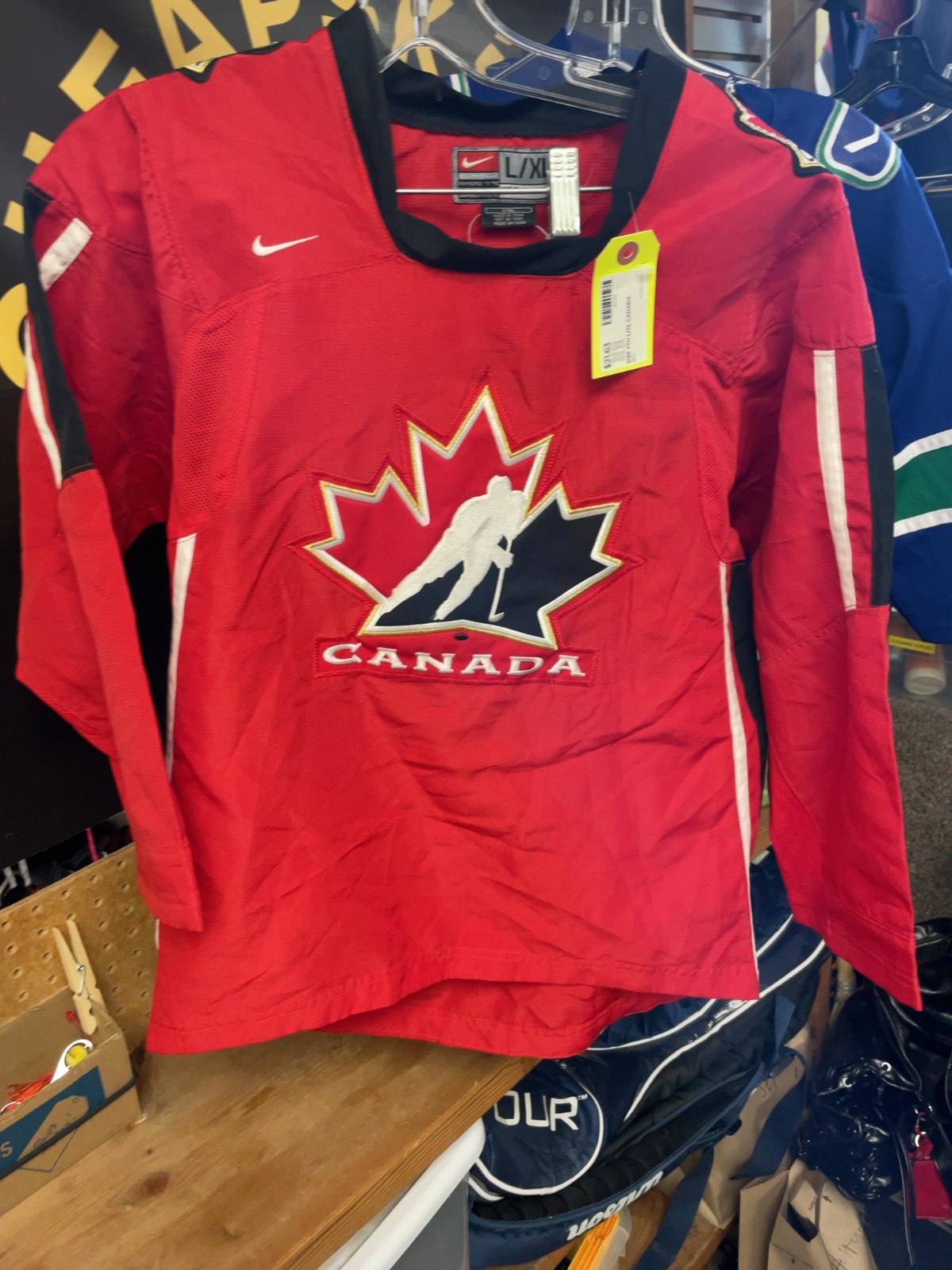 Nike Team Canada Youth L/XL Hockey Jersey