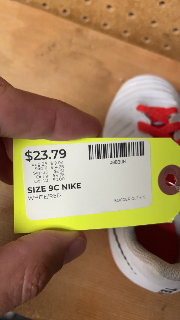Nike Tiempo Kids Soccer Cleats - Size 9C