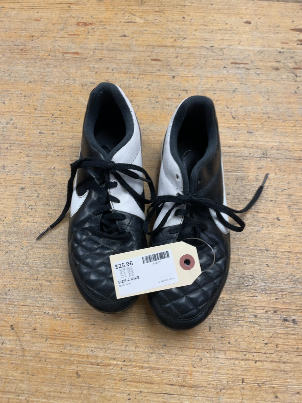 Nike Tiempo Size 4 Soccer Cleats Black/White