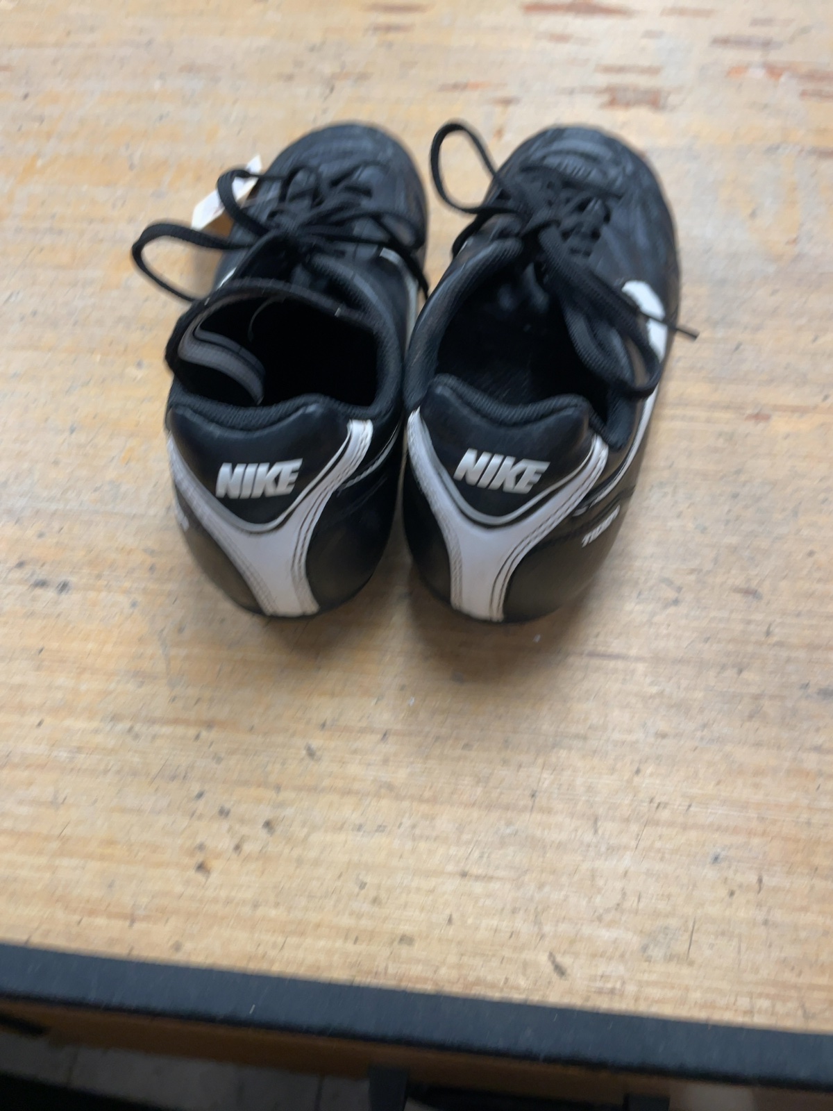 Nike Tiempo Size 5 Soccer Cleats