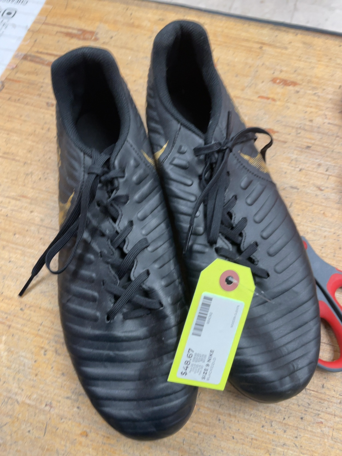 Nike Tiempo Size 9 Black/Gold Soccer Cleats