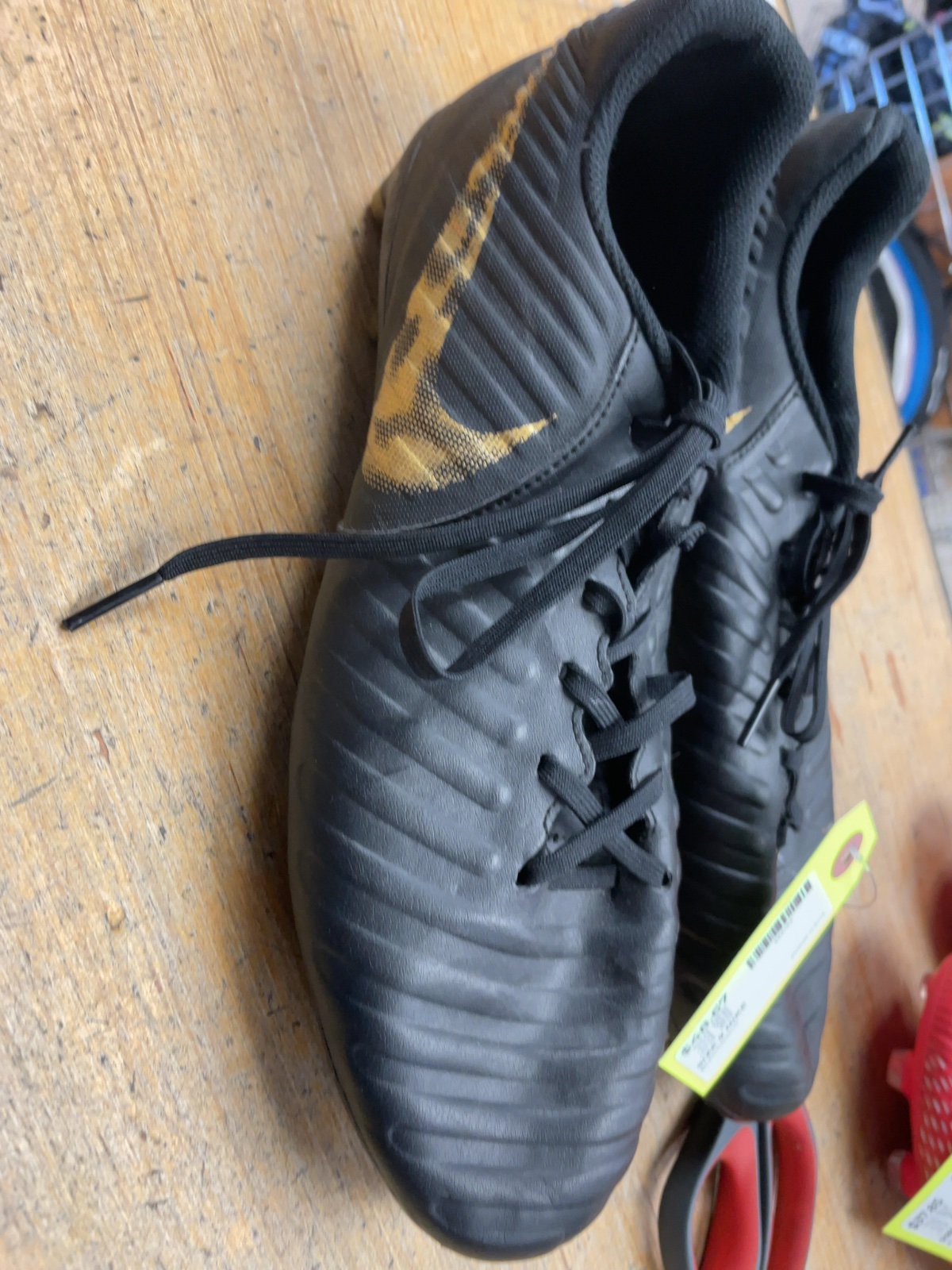 Nike Tiempo Size 9 Black/Gold Soccer Cleats