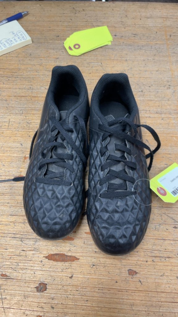 Nike Tiempo Soccer Cleats - Size 4