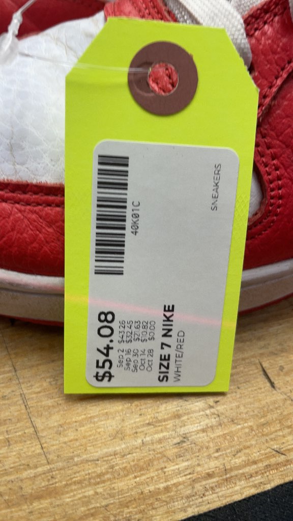 Nike White and Red Sneakers - Size 7