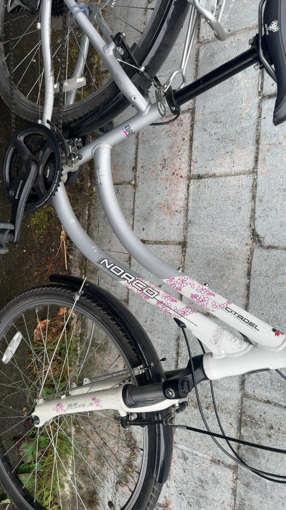 Norco Citadel Hybrid Bike White/Silver Used Small