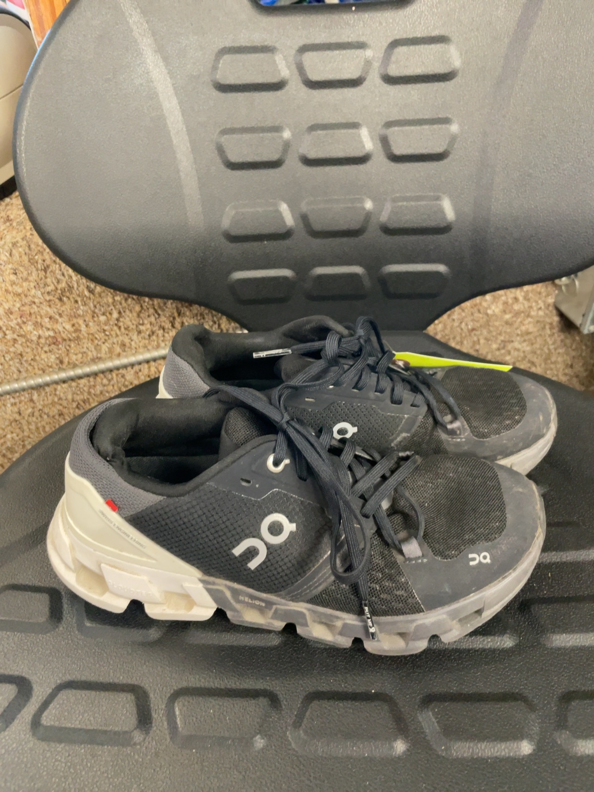 On Cloud Running Shoes - Black - Size 6.5