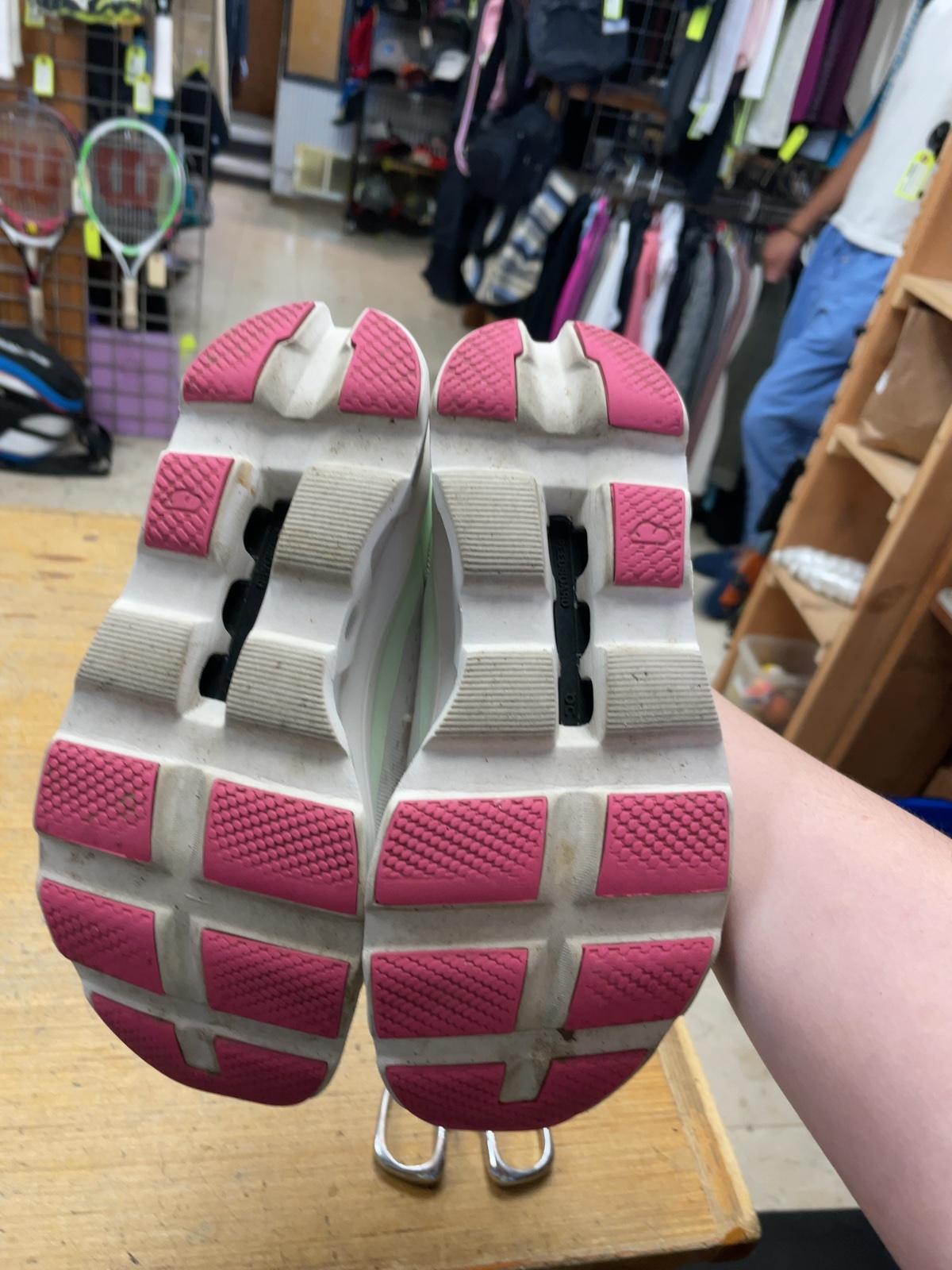 On Cloudmonster Size 8.5 Running Shoes