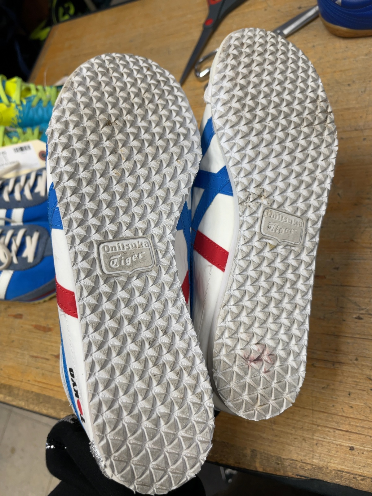 Onitsuka Tiger Mexico 66 Size 6 White/Blue/Red Sneakers
