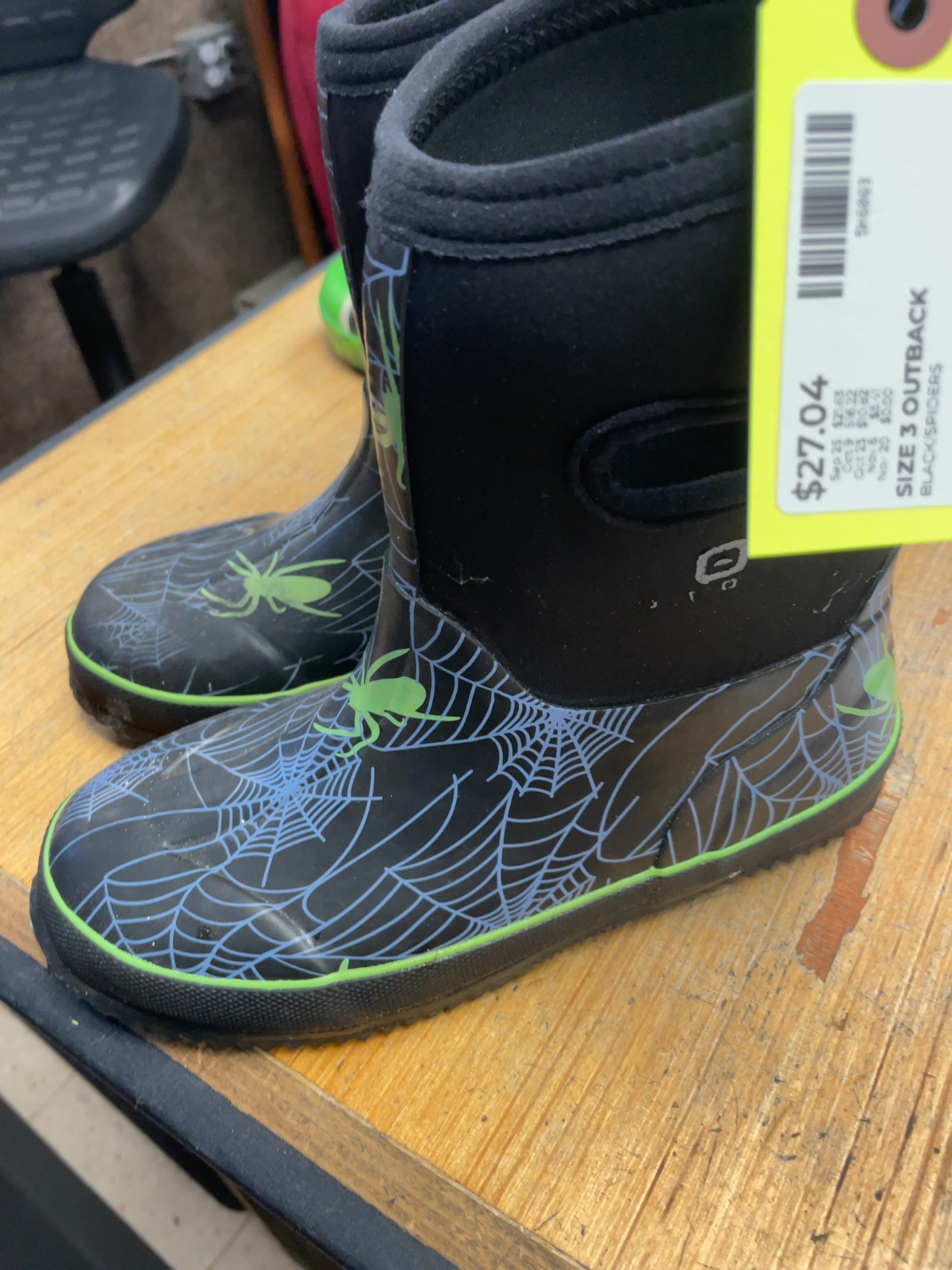 Outback Size 3 Black Spiders Rain Boots