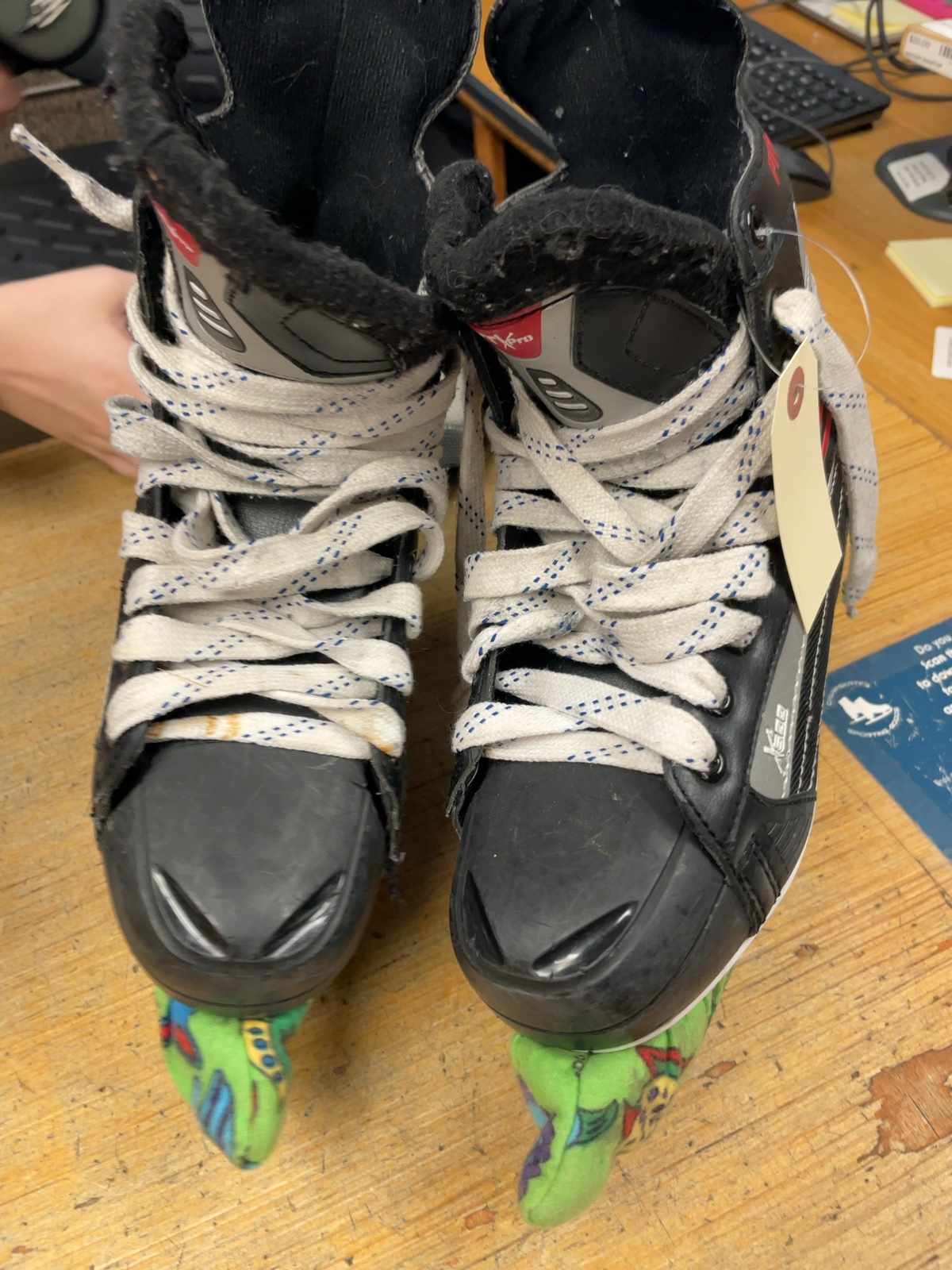 PTX Pro X200 Size 7 Hockey Skates