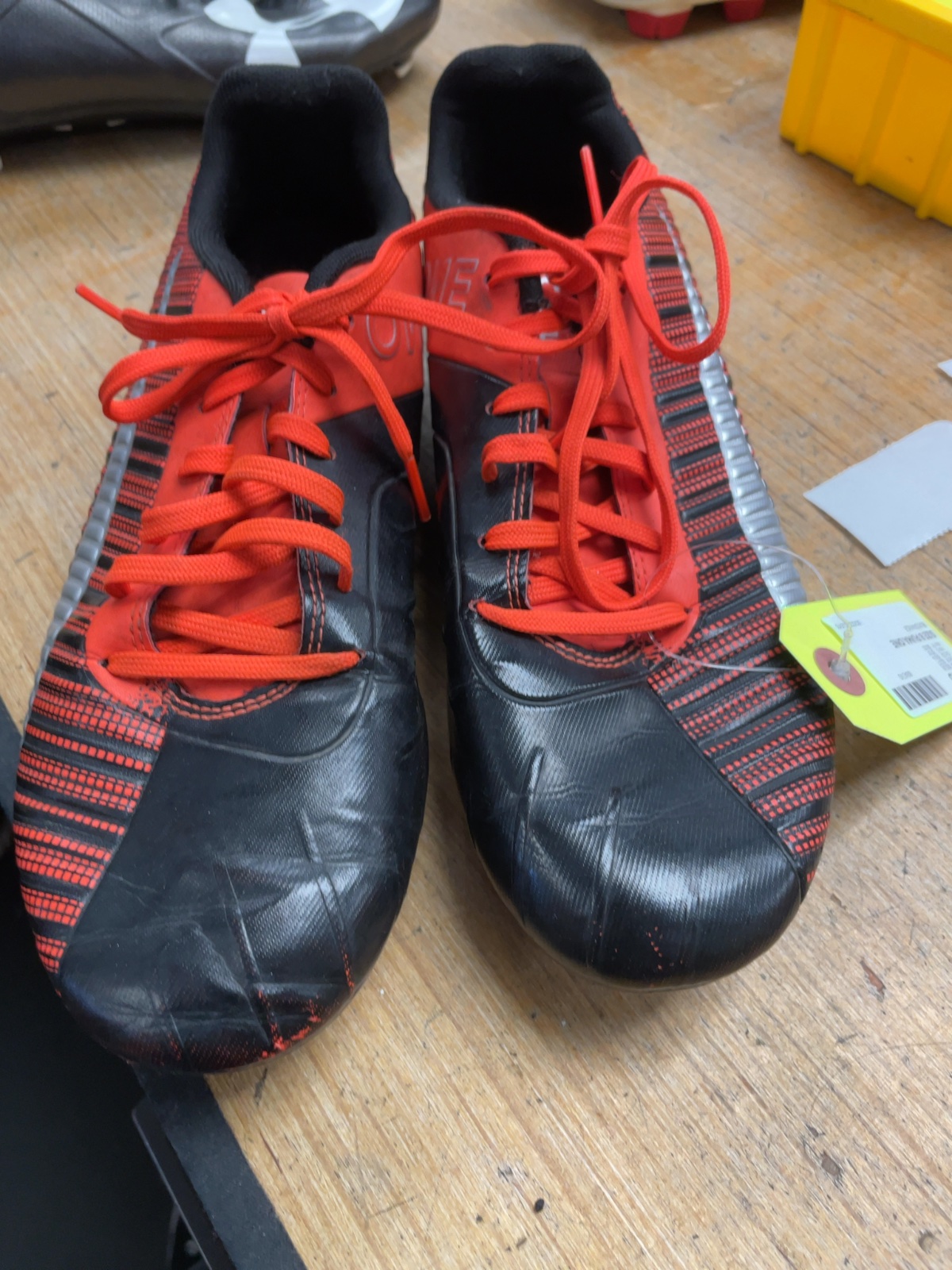 Puma One Size 8 Soccer Cleats