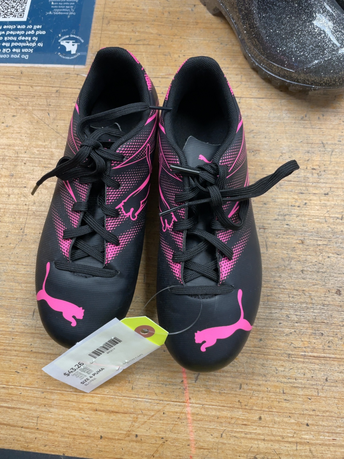 Puma Soccer Cleats Size 4 Black/Pink