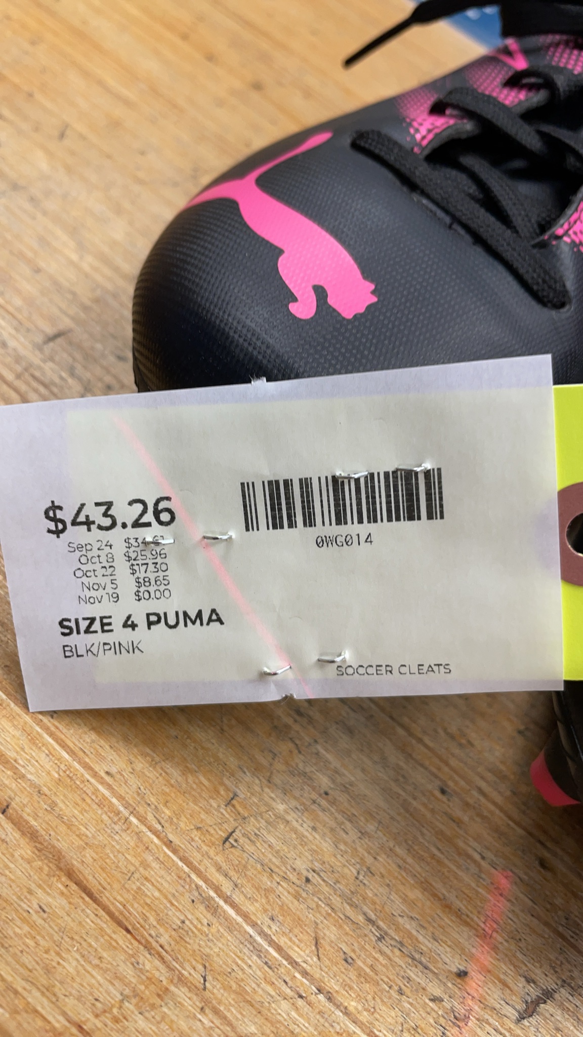 Puma Soccer Cleats Size 4 Black/Pink