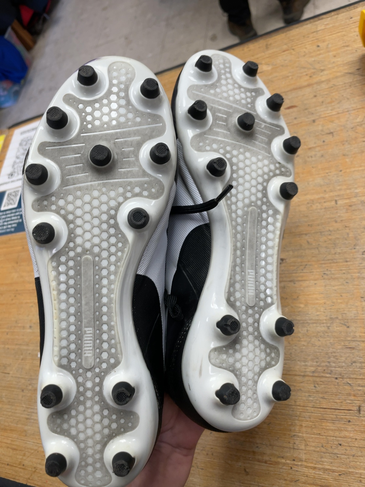 Puma Soccer Cleats Size 9 Black/White