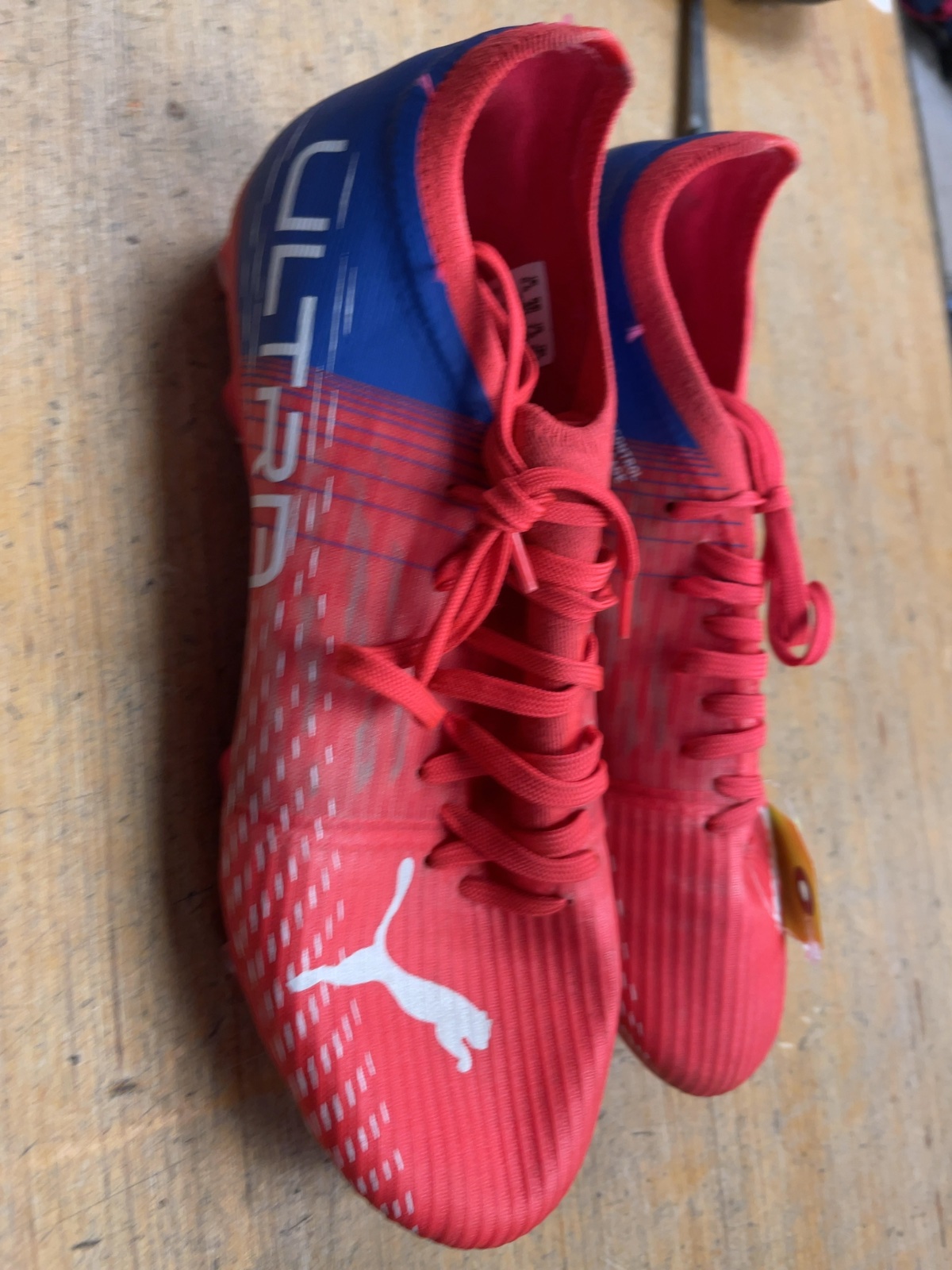 Puma Ultra Size 7.5 Soccer Cleats Pink/Blue