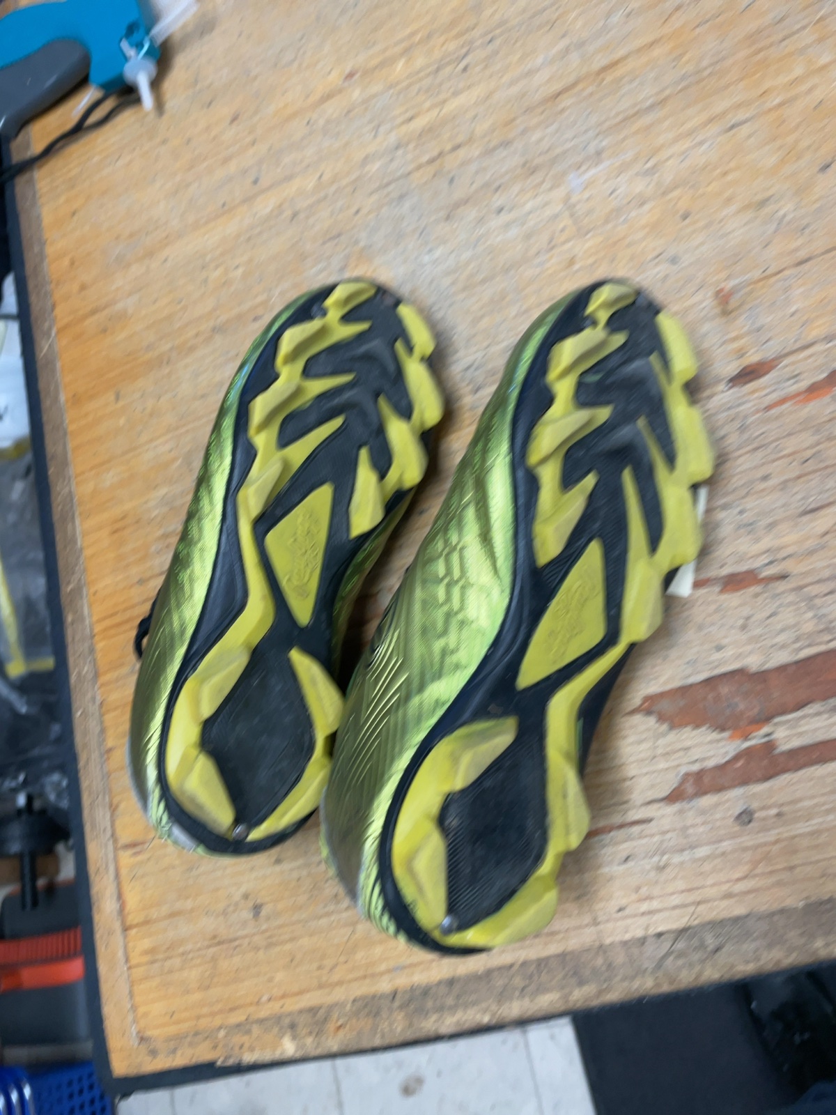 Rawlings Soccer Cleats Size 3 Gold