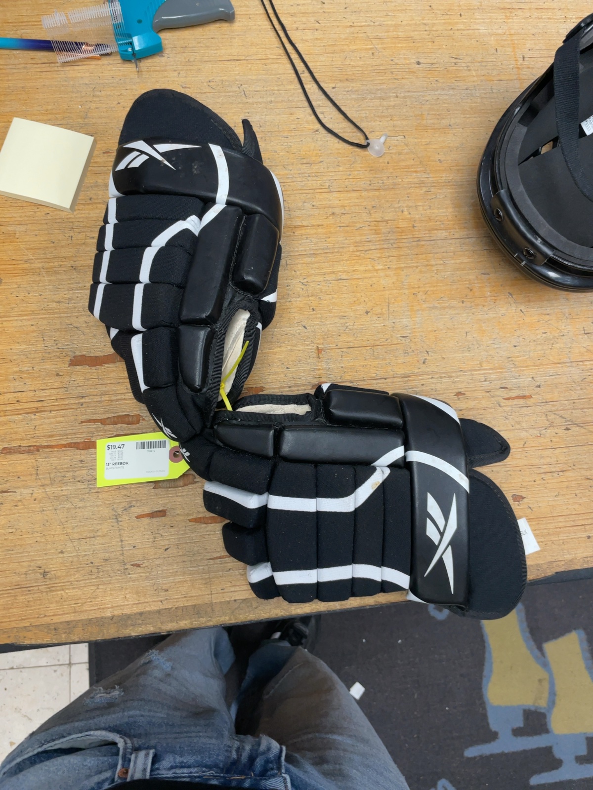 Reebok 13" Hockey Gloves - Black/White