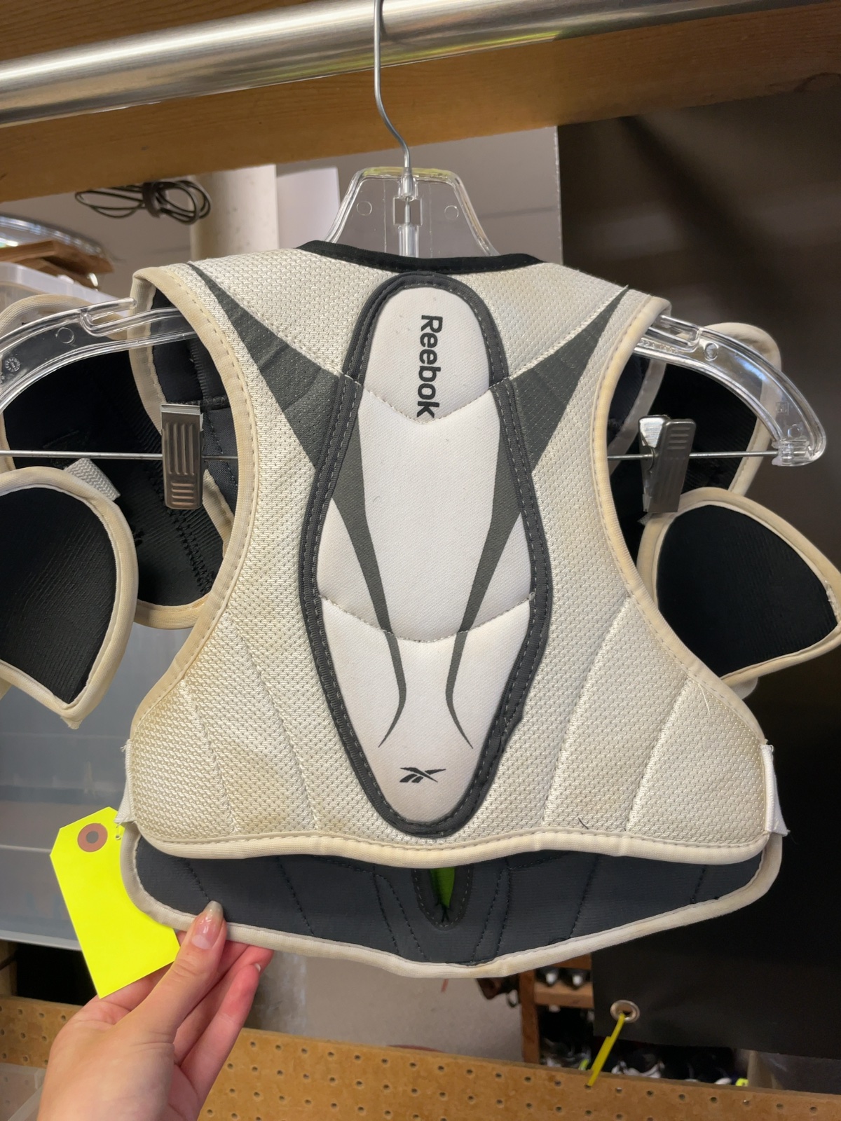 Reebok 20K Youth Large Hockey Shoulder Pads