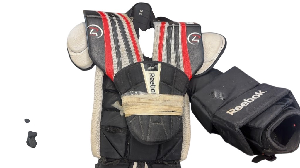 Reebok 4K Goalie Chest and Arm Protector Senior Small Used - image 1