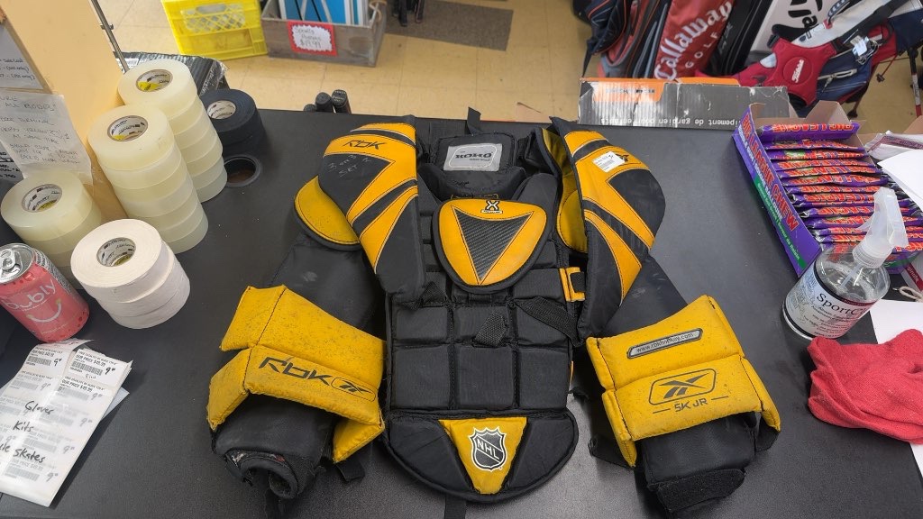 Reebok 5K JR Goalie Chest Protector Used Junior