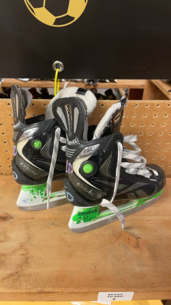 Reebok 9K Pump Hockey Skates - Size 1